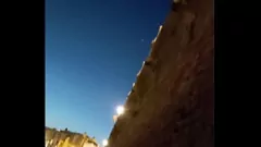 Redare Cupluri prinse dracului la petrecerea pe plajă