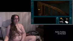 Reproduzir Gamer de morena travessa fica nu e fetichy durante o jogo de torre nua na parte 5
