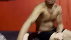 Reproduzir Enteada pega o padrasto em ação com boneca sexual masculina