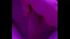 Redare Masajul sensibil al penisului amator tânăr devine fierbinte