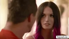 Jouer Séance de baise intense à cru de T-Girl Natalie Stone