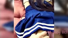 Reproducir Pequeña muñeca latina recibe anal y hace mamada en porno familiar amateur