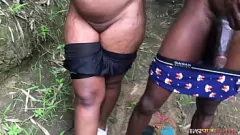تشغيل المتشددين يمارس الجنس مع الغابة مع BBW المؤخرة الكبيرة والشاعر المكثف