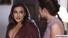 Abspielen Nadia Noja in lesbischer MILF- und Teenie-Action: Rasierte Muschi lecken und Fußfetisch