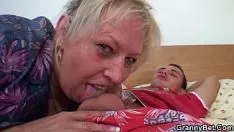 Jouer Gros seins mamie noeud baise